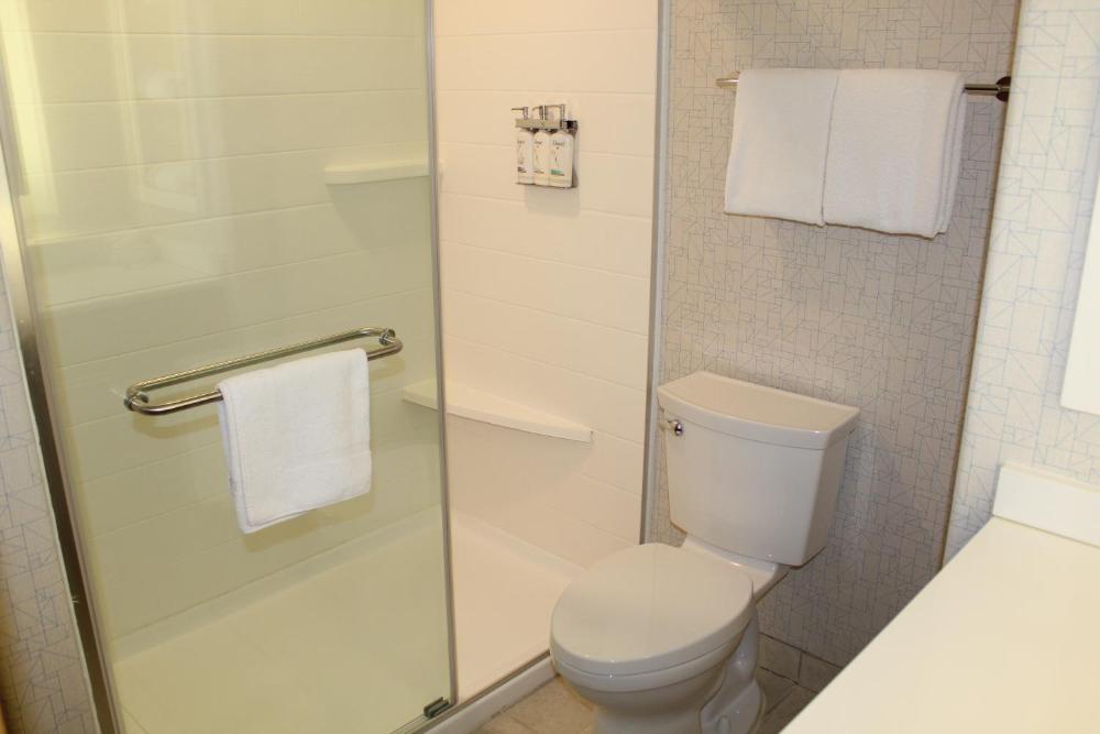 Queen Suite with Two Queen Beds - Communications Accessible interior